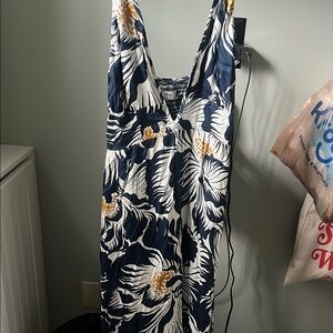 Floral V-Neck Maxi Dress.  Size M.  Brand new.